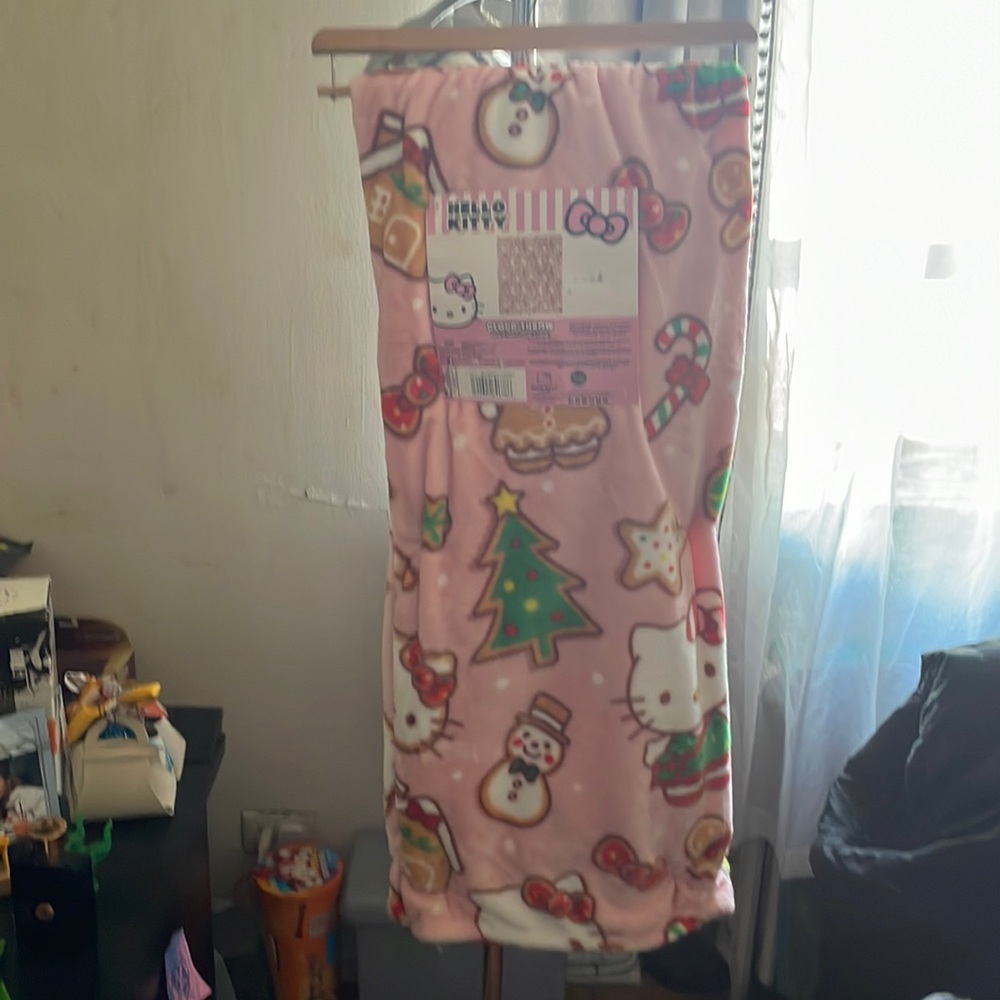 Brand New Hello Kitty Cloud Throw